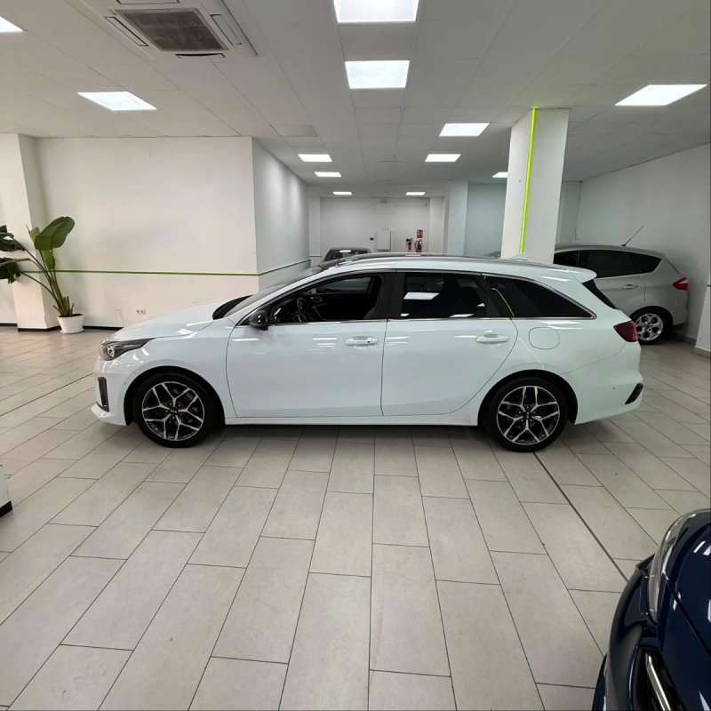 Kia cee'd Tourer CRDI 1.6 GT Line DCT 2020, foto 4