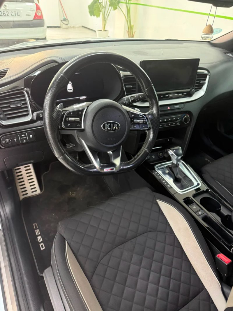 Kia cee'd Tourer CRDI 1.6 GT Line DCT 2020, foto 11