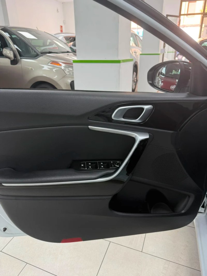 Kia cee'd Tourer CRDI 1.6 GT Line DCT 2020, foto 14