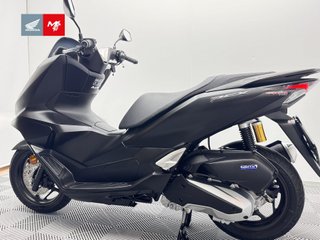 HONDA PCX 125 DX 2025 902 kms.