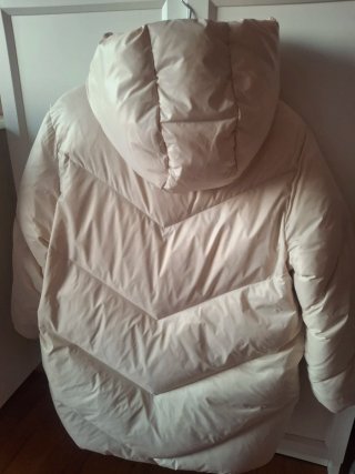 Plumas beige niña
