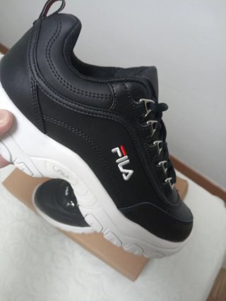 Zapatillas Fila Talla 39 Negras y Blancas