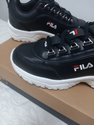 Zapatillas Fila Talla 39 Negras y Blancas
