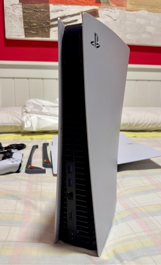 Console PlayStation 5 con lettore e regali