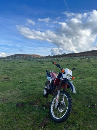 Yamaha XT350 Enduro Roja y Blanca