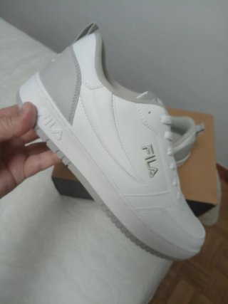 Zapatillas Fila Talla 42 Blancas y Grises