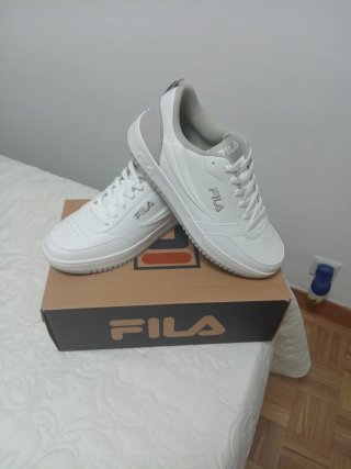 Zapatillas Fila Talla 42 Blancas y Grises