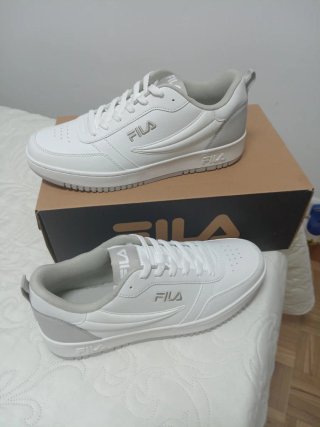 Zapatillas Fila Talla 42 Blancas y Grises