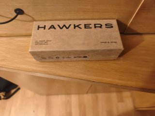Gafas de sol negras hawkers. Sin estrenar