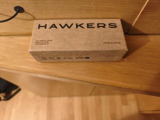Gafas de sol negras hawkers. Sin estrenar