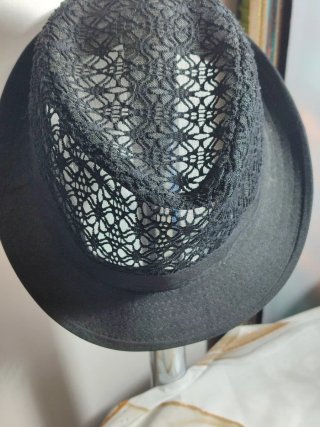 Cappello donna nero con pizzo cm.56