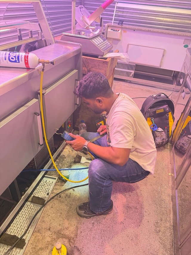 SERVICIO TÉCNICO DE REFRIGERACIÓN COMERCIAL