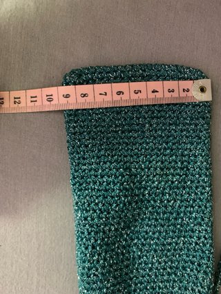 Funda móvil crochet brillante