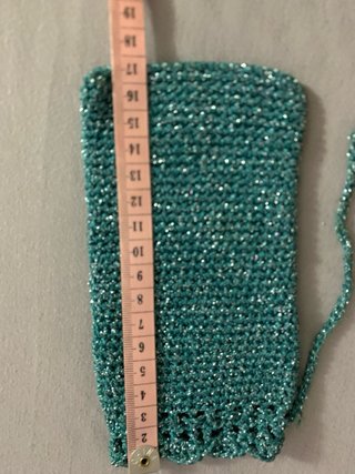 Funda móvil crochet brillante