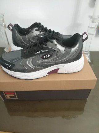 Zapatillas Fila Talla 39 Gris y Morado