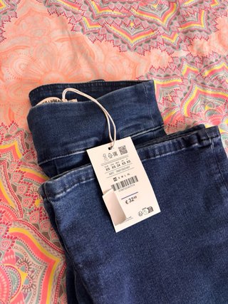 Pantalón vaquero campana azul