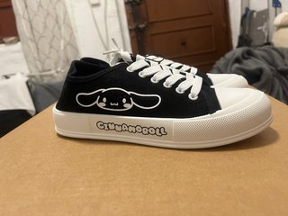 Zapatillas Negras con Dibujo Blanco