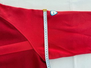 Sudadera Nike vintage fútbol Y2K roja Nº10 bordada