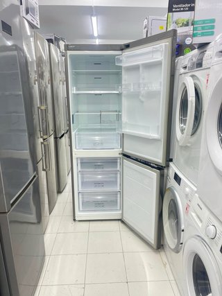 Nevera Samsung con garantia transporte.