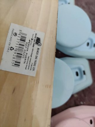 LOTE 9 PERCHEROS MADERA CALIDAD EN PERFECTO ESTADO