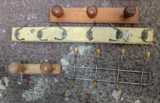 LOTE 9 PERCHEROS MADERA CALIDAD EN PERFECTO ESTADO