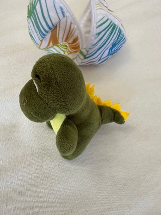 Peluche Dinosaurio en Huevo
