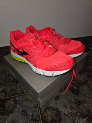 Zapatillas Mizuno Fucsia fuerte y Blancas