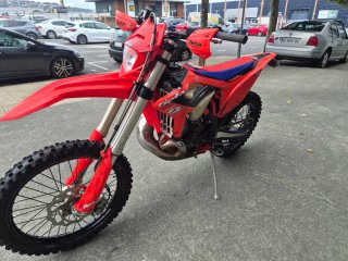 Beta Moto Enduro/Motocross Roja y Azul
