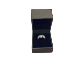 sello oro 18k con diamante de laboratorio