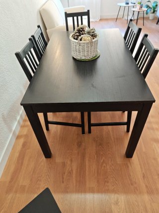 Mesa de comedor Stefan Ikea negra con 6 sillas,