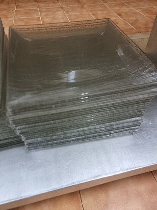 70 Platos cuadrados texturizado