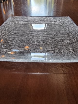 Platos cuadrados texturizado