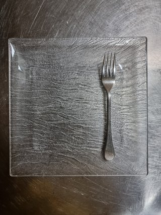 Platos cuadrados texturizado