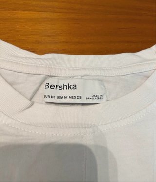 Top Bershka blanco con fruncido