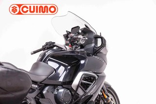 TRIUMPH TROPHY SE