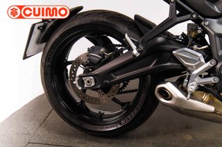 TRIUMPH TRIDENT 660