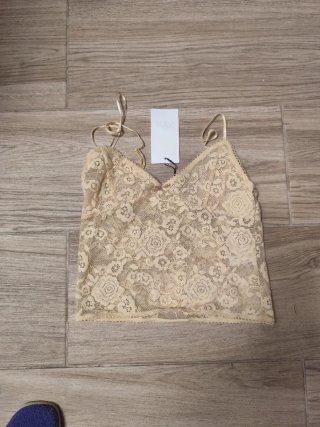 Top Zara encaje beige