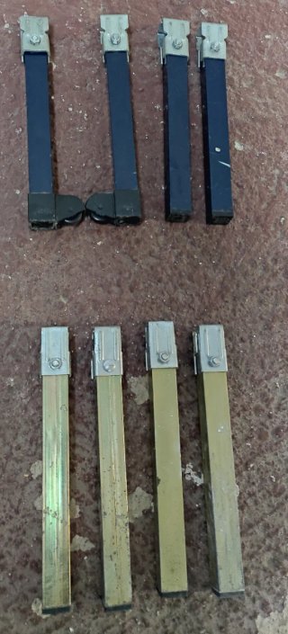 11 PATAS CAMA / BASE TAPIZADAS EN PERFECTO ESTADO