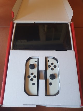 Nintendo Switch OLED + Accesorios y Funda Pokemon