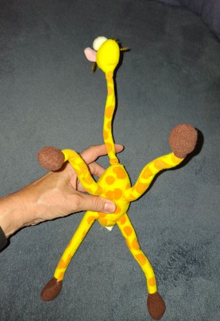 Jirafa de peluche flexible
