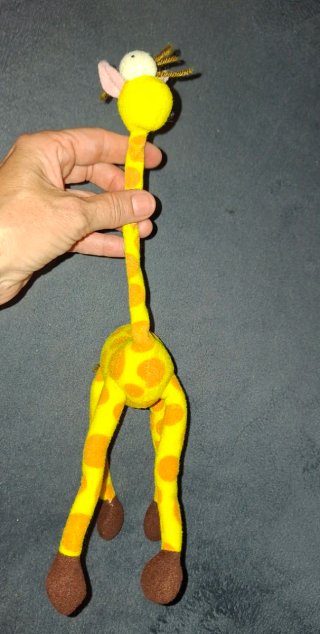 Jirafa de peluche flexible