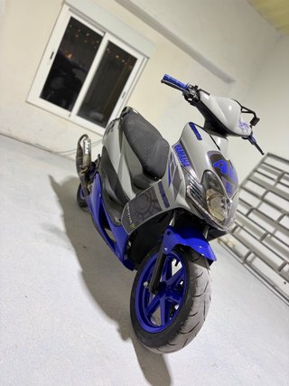 Yamaha Jog RR Scooter Gris y Azul