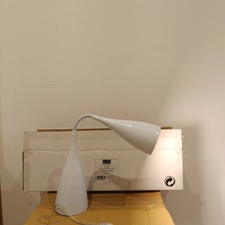 Lampada da tavolo snodabile bianca