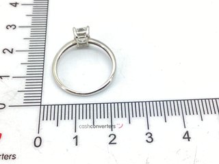 sortija oro 18k con piedra con diamante de laboratorio