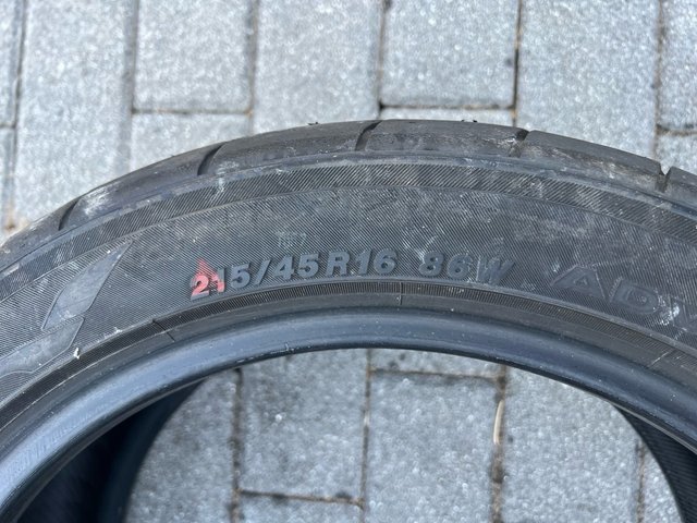 215/45/16 Yokohama Advan Neova (semislick)
