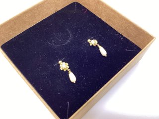 pendientes oro 18k con piedra