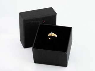sello oro 18k con piedra con circonita