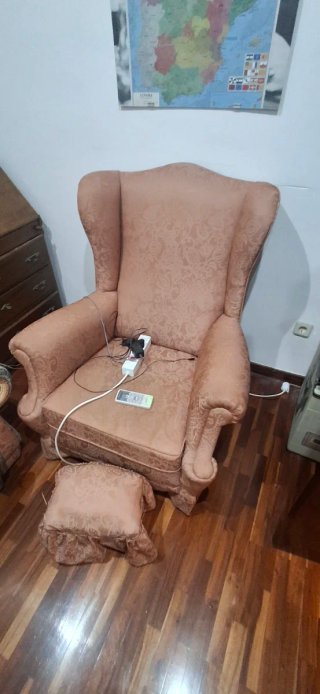 Butaca individual tela beige y madera