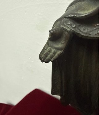 Virgen de bronce dorada antigua