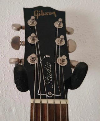 Gibson J-45 Studio Walnut